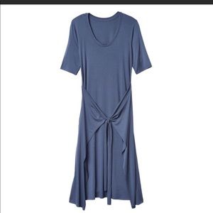 Athleta "In a Twist" dress short sleeve tie front